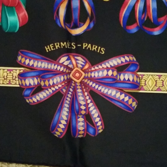 Authentic Hermes scarf - Picture 2 of 6